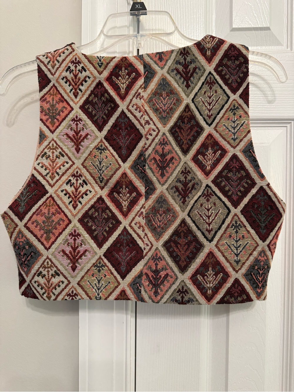 Cider Patterned Diamond Jacquard Cropped Vest - Picture 2 of 2